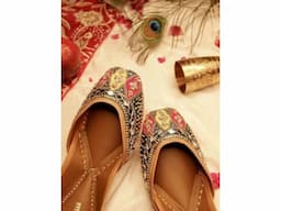 Everyday Fashion Made Easy with Mirrorwork Juttis from Gulbhahar - Image 1