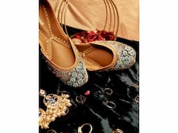 Everyday Fashion Made Easy with Mirrorwork Juttis from Gulbhahar - Image 2