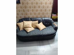 5 seater sofa with sofa cover - Image 1