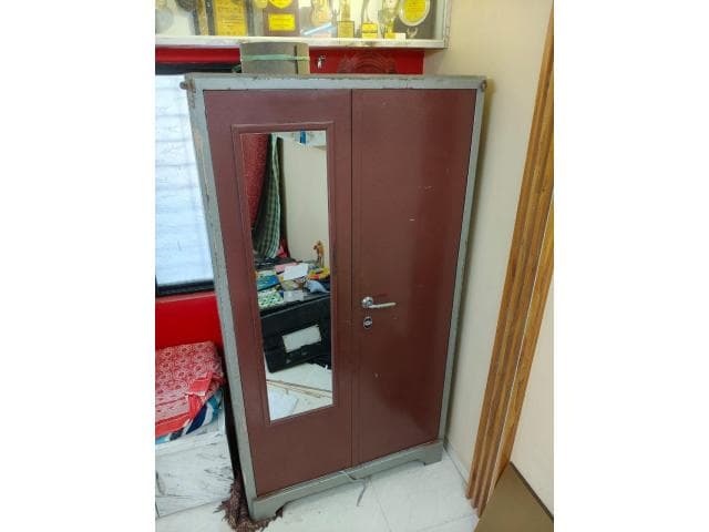 METAL CUPBOARD ALMOST LIKE NEW