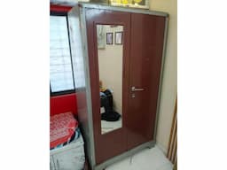 METAL CUPBOARD ALMOST LIKE NEW - Image 3