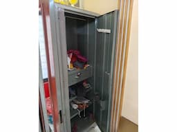 METAL CUPBOARD ALMOST LIKE NEW - Image 4