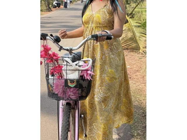 Halter neck backless dress