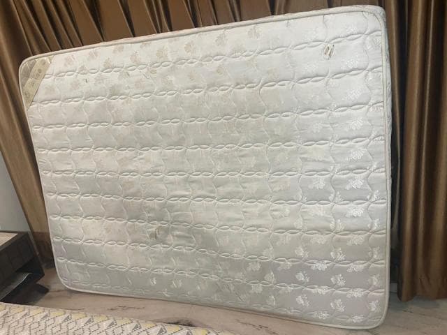 ✨ Queen Size Mattress – Excellent Condition – Only ₹5000 ✨