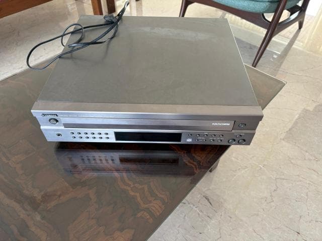 Yamaha 5 Disc CD Player  CDC 685