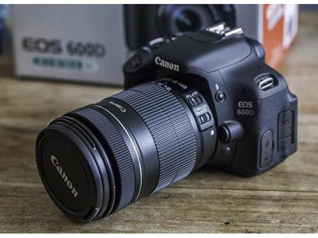 canon 600d with 18-55mm lense