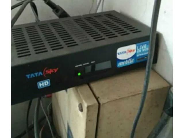 Tata sky hd set of box