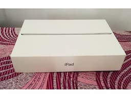 New Apple iPad Tablet - 9.7 inch, 32GB, Wi-Fi,Space Grey - Image 2